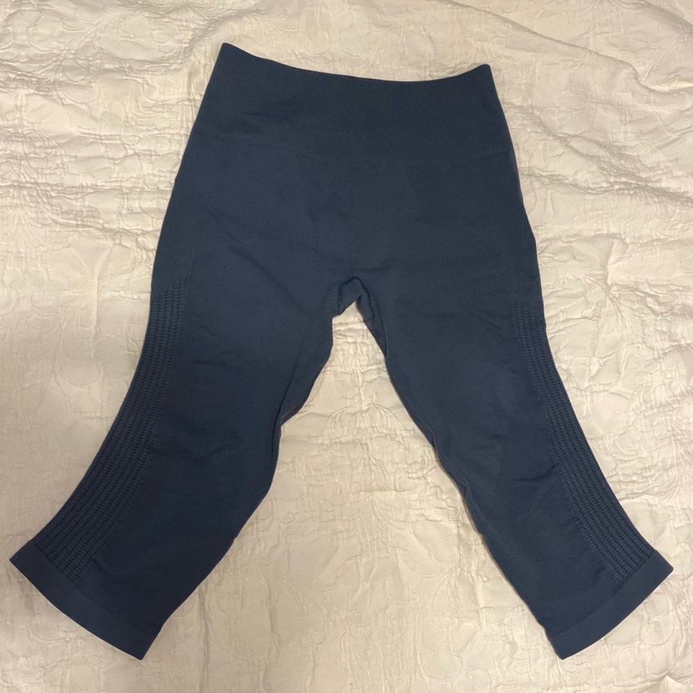 Lululemon flow & go crop 19”